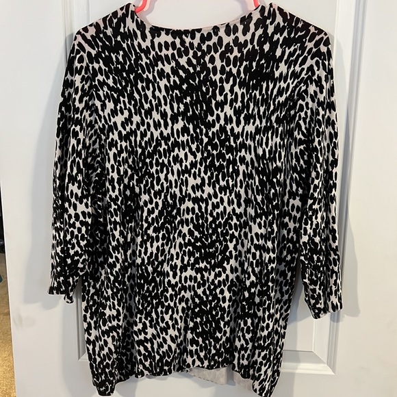 Roz & Ali Leopard Print Button Up Sweater - Picture 4 of 4